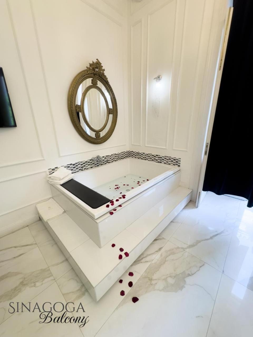 Jacuzzi Sinagoga View Apartman Budapest Kültér fotó